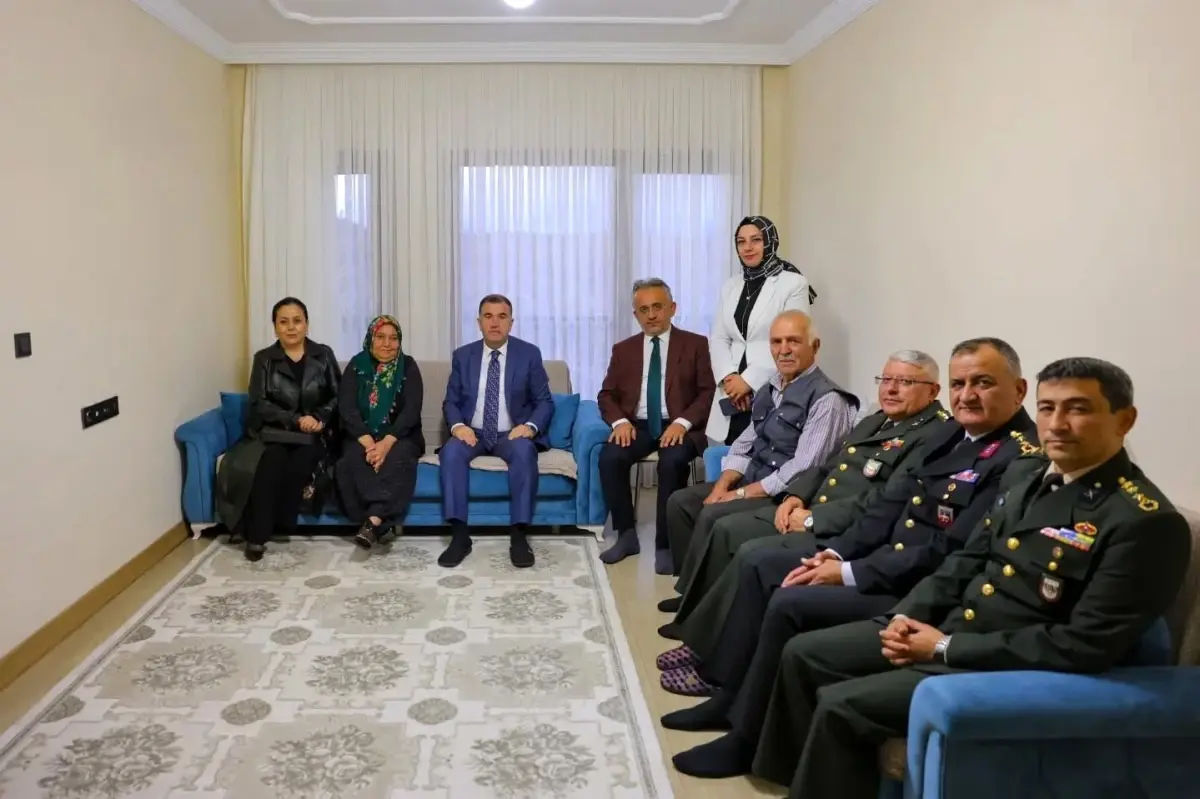 bayburt valisi eldivandan gaziler gunu ziyareti CxIq5nUE