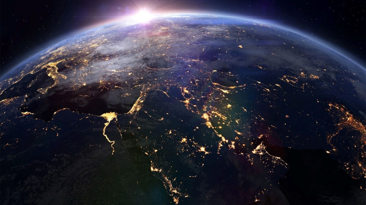 dunyanin artik bir yeni yari ayi daha var eAyjywft