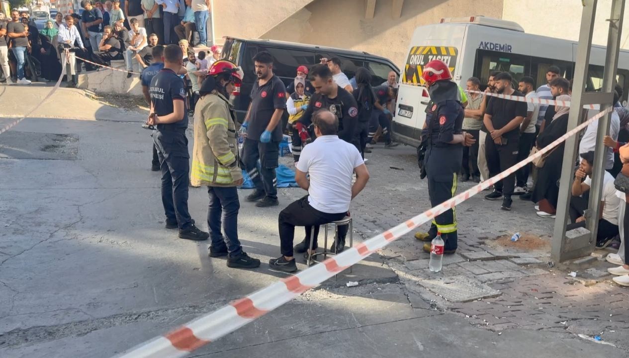 esenyurtta servis minibusunun carptigi anne yaralandi bebegi hayatini kaybetti BMGQuQGA