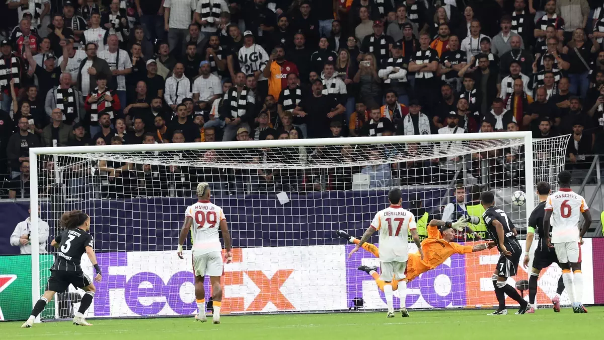 Galatasaray, Frankfurt’a 5-1 Yenilerek Serisini Kaybetti