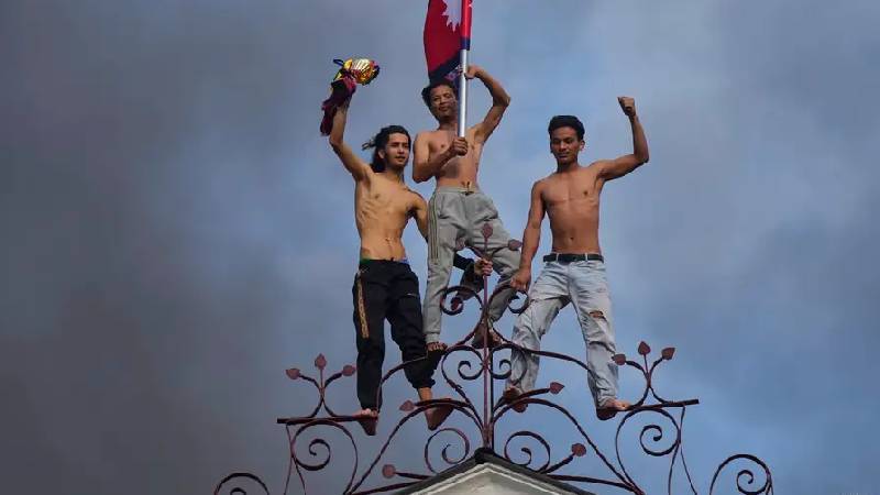 nepalde siyasi kriz z kusagi protestolari nepalin ilk kadin basbakanini getiriyor sssAarJ5