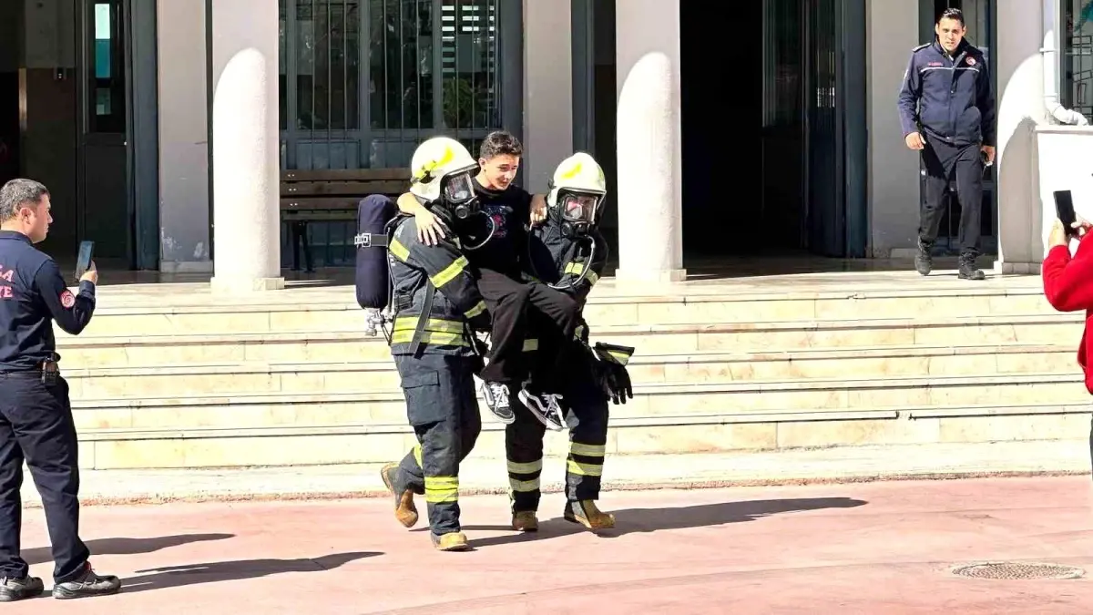 Muğla Fen Lisesi’nde Kapsamlı Deprem Tatbikatı Gerçekleştirildi