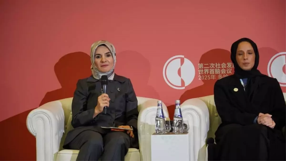 bakan goktas aileyi yeniden merkeze almak insanligin en acil sorumlulugudur Az3EsNWs.jpg